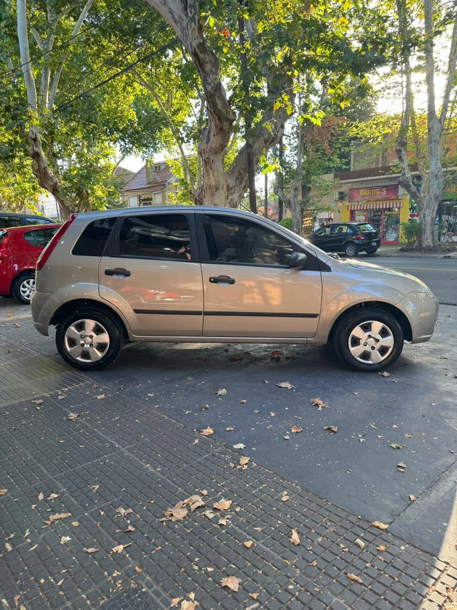 Ford Fiesta 1.6 Ambiente Mp3 - Imagen 4