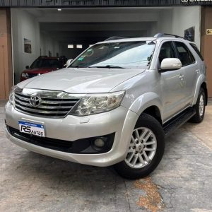 Toyota Hilux Sw4 2.7 Srv Cuero Vvti 4x2 4at 7 Asientos