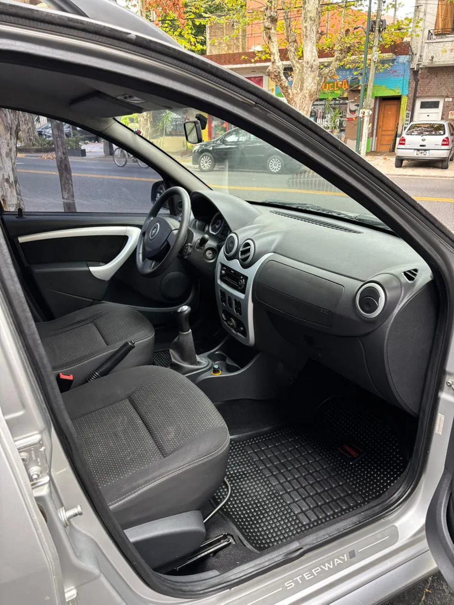 Renault Sandero Stepway 1.6 Confort 105cv - Imagen 19