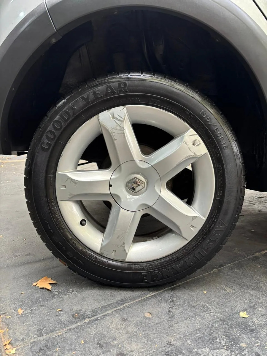 Renault Sandero Stepway 1.6 Confort 105cv - Imagen 11